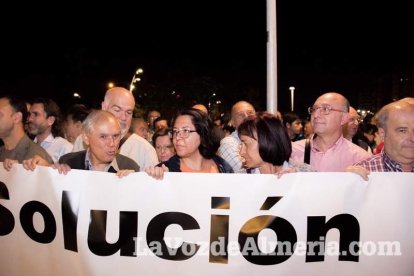 Concentración de la Mesa del Ferrocarril en defensa del tren en Almería. Fotos: Néstor Cánovas.
