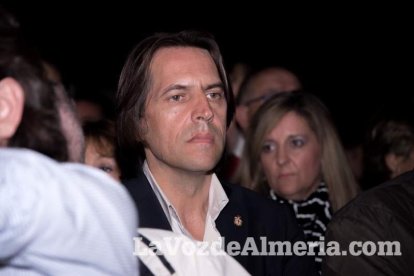 Concentración de la Mesa del Ferrocarril en defensa del tren en Almería. Fotos: Néstor Cánovas.