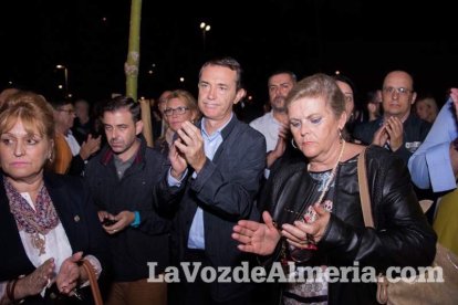 Concentración de la Mesa del Ferrocarril en defensa del tren en Almería. Fotos: Néstor Cánovas.