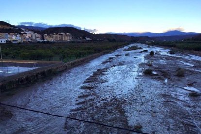 Una de las incidencias más destacables fueron los desprendimientos de grandes rocas en la vía N-340a
