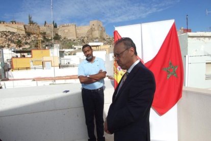 Las asociaciones de Almería y Granada homenajean a Sellan Berrada, cónsul general