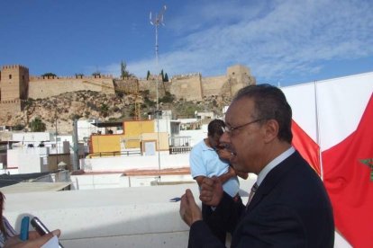 Las asociaciones de Almería y Granada homenajean a Sellan Berrada, cónsul general