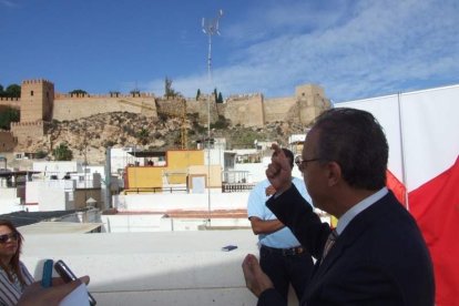 Las asociaciones de Almería y Granada homenajean a Sellan Berrada, cónsul general