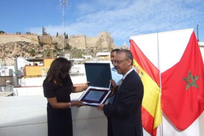 Las asociaciones de Almería y Granada homenajean a Sellan Berrada, cónsul general