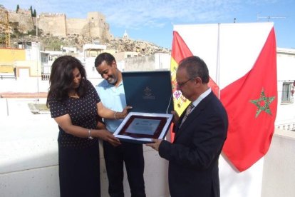 Las asociaciones de Almería y Granada homenajean a Sellan Berrada, cónsul general