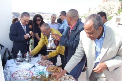 Las asociaciones de Almería y Granada homenajean a Sellan Berrada, cónsul general