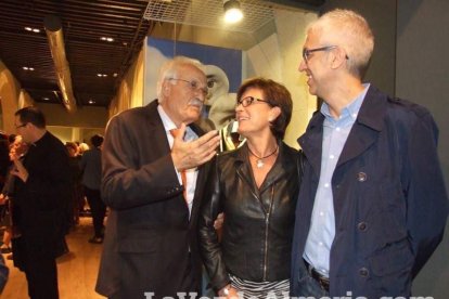 Cáritas inaugura su tienda Koopera Store en la Plaza San Sebastián. Fotos: JA Barrios.