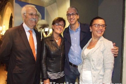 Cáritas inaugura su tienda Koopera Store en la Plaza San Sebastián. Fotos: JA Barrios.