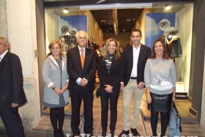 Cáritas inaugura su tienda Koopera Store en la Plaza San Sebastián. Fotos: JA Barrios.
