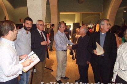 Cáritas inaugura su tienda Koopera Store en la Plaza San Sebastián. Fotos: JA Barrios.