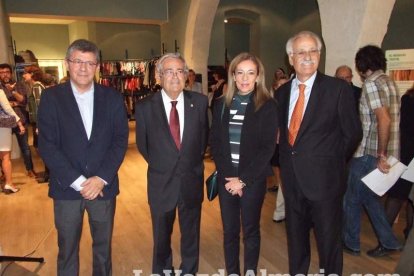 Cáritas inaugura su tienda Koopera Store en la Plaza San Sebastián. Fotos: JA Barrios.