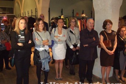 Cáritas inaugura su tienda Koopera Store en la Plaza San Sebastián. Fotos: JA Barrios.