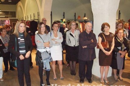 Cáritas inaugura su tienda Koopera Store en la Plaza San Sebastián. Fotos: JA Barrios.
