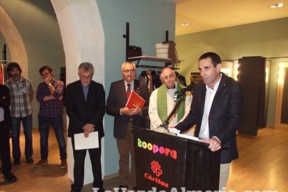 Cáritas inaugura su tienda Koopera Store en la Plaza San Sebastián. Fotos: JA Barrios.