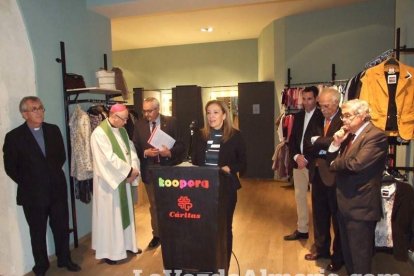 Cáritas inaugura su tienda Koopera Store en la Plaza San Sebastián. Fotos: JA Barrios.
