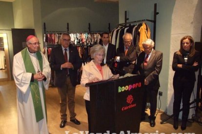 Cáritas inaugura su tienda Koopera Store en la Plaza San Sebastián. Fotos: JA Barrios.