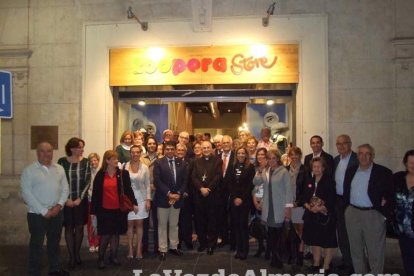 Cáritas inaugura su tienda Koopera Store en la Plaza San Sebastián. Fotos: JA Barrios.