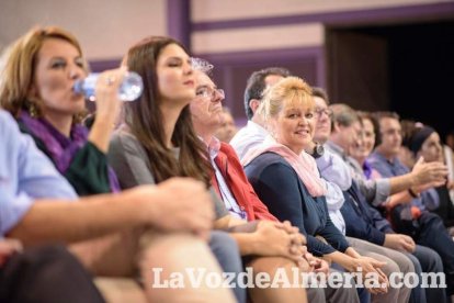 El candidato socialista a La Moncloa, Pedro Sánchez, comparte escenario con la presidenta de la Junta, Susana Díaz. Fotos: Juan Sánchez