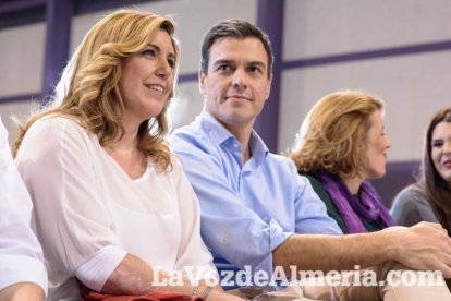El candidato socialista a La Moncloa, Pedro Sánchez, comparte escenario con la presidenta de la Junta, Susana Díaz. Fotos: Juan Sánchez