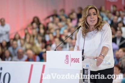 El candidato socialista a La Moncloa, Pedro Sánchez, comparte escenario con la presidenta de la Junta, Susana Díaz. Fotos: Juan Sánchez