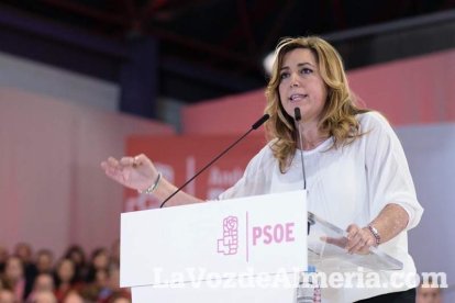 El candidato socialista a La Moncloa, Pedro Sánchez, comparte escenario con la presidenta de la Junta, Susana Díaz. Fotos: Juan Sánchez
