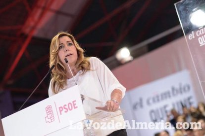 El candidato socialista a La Moncloa, Pedro Sánchez, comparte escenario con la presidenta de la Junta, Susana Díaz. Fotos: Juan Sánchez