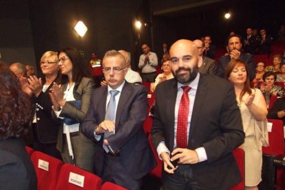 El luto por la matanza en París marca la fiesta de Almería