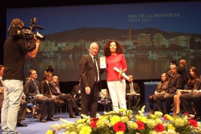 El luto por la matanza en París marca la fiesta de Almería