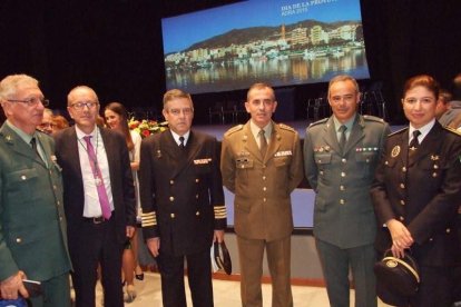 El luto por la matanza en París marca la fiesta de Almería