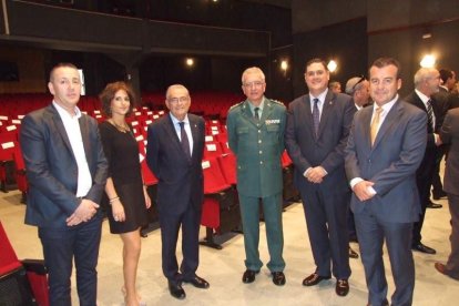 El luto por la matanza en París marca la fiesta de Almería