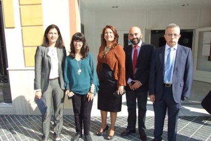 El luto por la matanza en París marca la fiesta de Almería