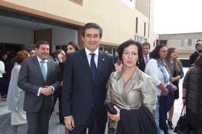 El luto por la matanza en París marca la fiesta de Almería