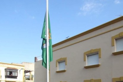 El luto por la matanza en París marca la fiesta de Almería