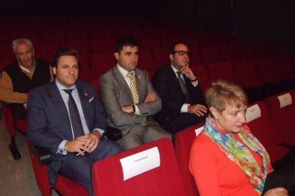 El luto por la matanza en París marca la fiesta de Almería