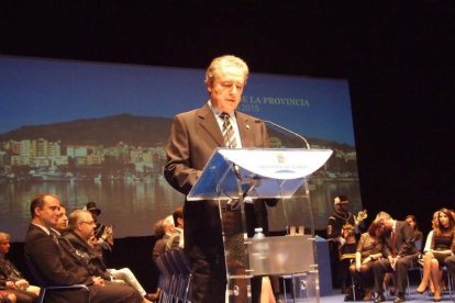 El luto por la matanza en París marca la fiesta de Almería