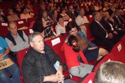 El luto por la matanza en París marca la fiesta de Almería