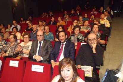 El luto por la matanza en París marca la fiesta de Almería