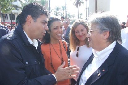 Medio millar de personas han participado en la concentración celebrada en la capital de la provincia. Fotos: JA Barrios