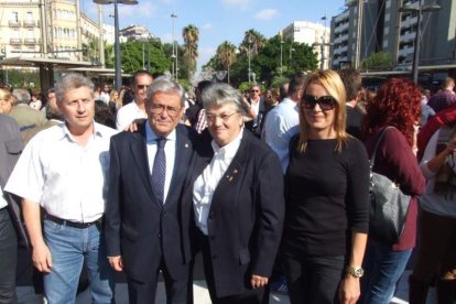 Medio millar de personas han participado en la concentración celebrada en la capital de la provincia. Fotos: JA Barrios