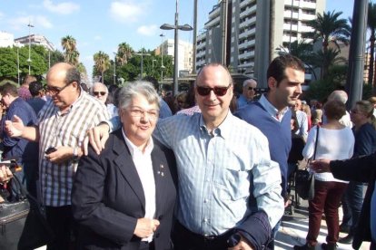 Medio millar de personas han participado en la concentración celebrada en la capital de la provincia. Fotos: JA Barrios