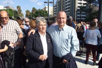 Medio millar de personas han participado en la concentración celebrada en la capital de la provincia. Fotos: JA Barrios