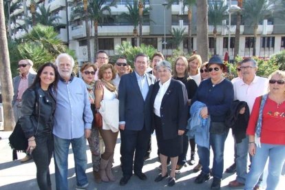 Medio millar de personas han participado en la concentración celebrada en la capital de la provincia. Fotos: JA Barrios
