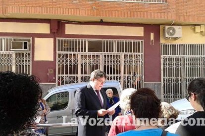 Minuto de silencio por las víctimas de los atentados terroristas de París del viernes 13.