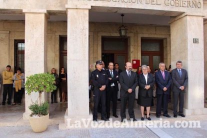 Minuto de silencio por las víctimas de los atentados terroristas de París del viernes 13.