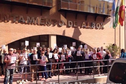 Minuto de silencio por las víctimas de los atentados terroristas de París del viernes 13.