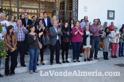 Minuto de silencio por las víctimas de los atentados terroristas de París del viernes 13.
