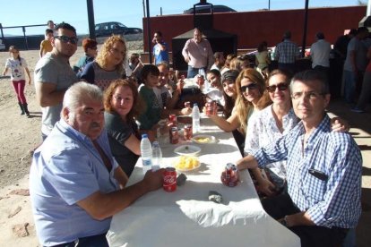 Junto a los toreros Ruiz Manuel y El César han asistido la concejala y el diputado de Cultura. Fotos: JA Barrios