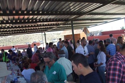 Junto a los toreros Ruiz Manuel y El César han asistido la concejala y el diputado de Cultura. Fotos: JA Barrios