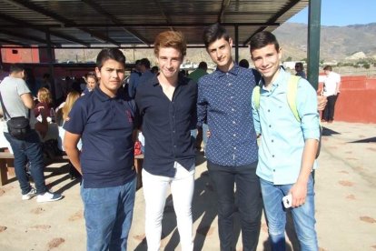 Junto a los toreros Ruiz Manuel y El César han asistido la concejala y el diputado de Cultura. Fotos: JA Barrios