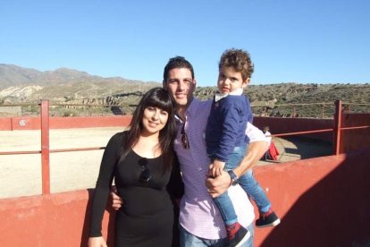 Junto a los toreros Ruiz Manuel y El César han asistido la concejala y el diputado de Cultura. Fotos: JA Barrios